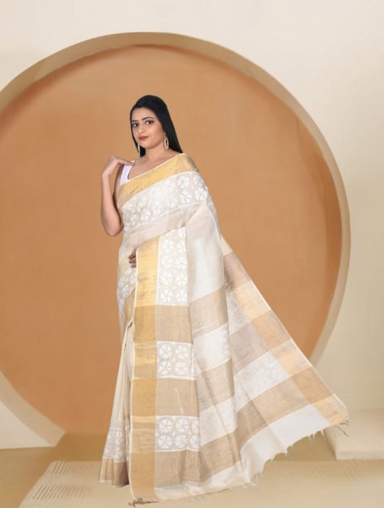 Hand Kantha Embroidery Work on Off White Colour Zari Border Gachi Tussar Silk